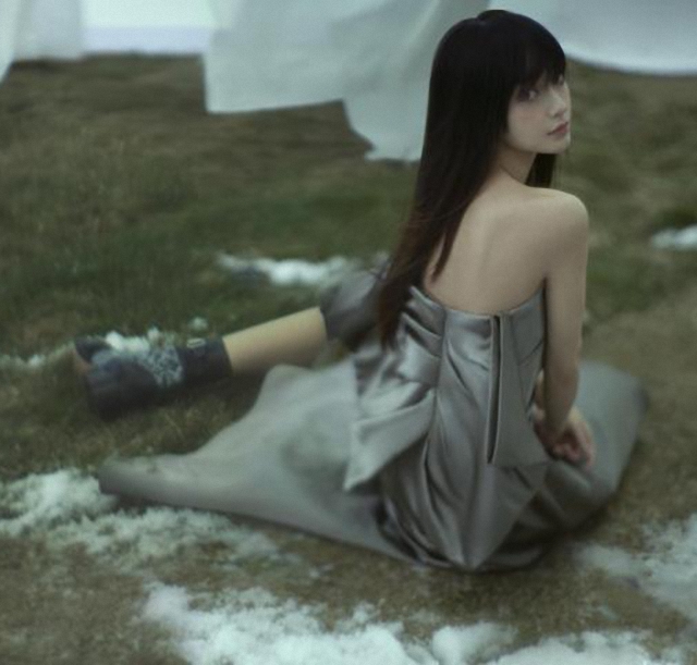 状态|黄晓明感叹感情会变，夫妻物是人非？Baby雀斑妆也遮不住仙美容颜