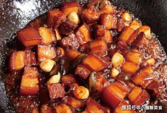 如何做出红烧肉的汤汁 eb8755c91eb54a0ca61ac75b0a7f082c.jpeg