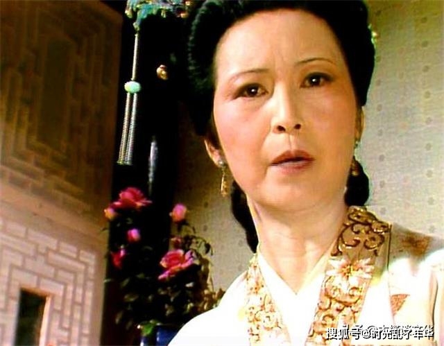 荣国府实际掌门王夫人,被誉为"慈善人",她有这四大"善"