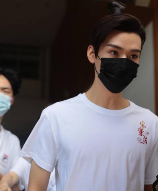 演技|《安乐传》开机路透?迪丽热巴身材高挑气质好,龚俊造型亮点十足!