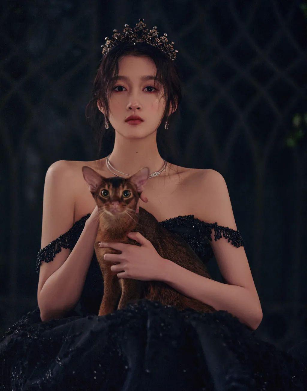 发型|2021人类高质量变美公式:放弃做人,跟动物学化妆?