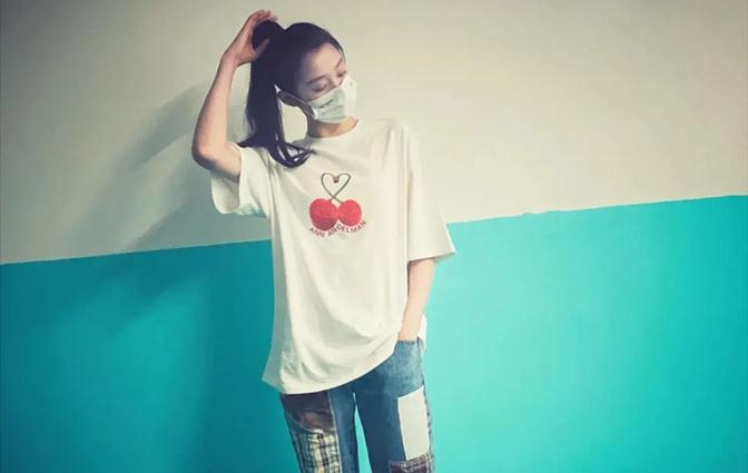 元素|关晓彤被演戏耽误的时尚博主，穿T恤腿长1米8，带商标板鞋太抢戏