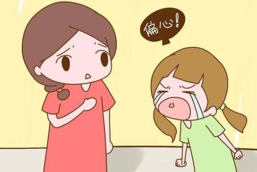 因为|生二胎后，老大和谁睡？妈妈的做法遭全家质疑，三年后却被夸精明