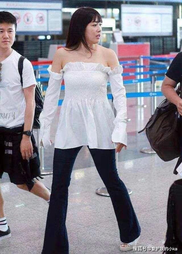 身材|微胖身材才是“永远的神”，看钟丽缇穿衬衫，显瘦又有曲线美