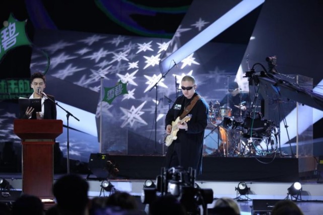 群体|《草莓星球来的人》开启抢番生存战 新血音乐人争夺公演资格