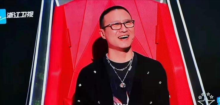 李荣浩|《好声音2021》导师首秀，那英一招鲜吃遍天，李克勤普通话很吃亏