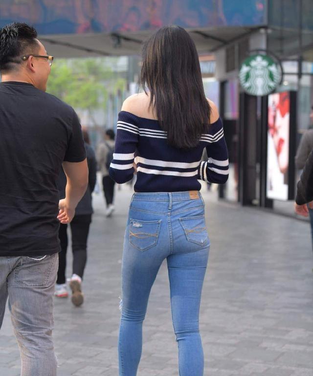 围巾|魅力动人的瑜伽裤装扮很有时尚感，显得身材妩媚动人，美感十足