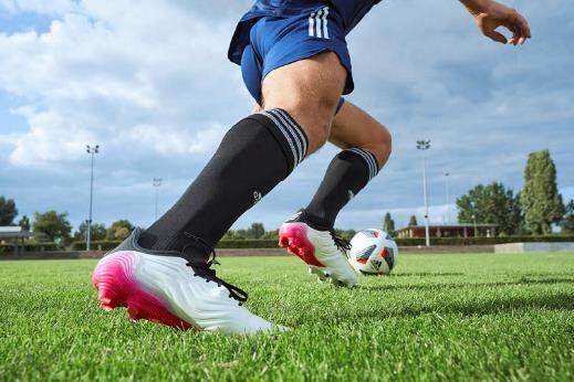 设计|阿迪达斯SUPERSPECTRAL足球鞋套装来袭