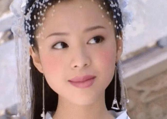 侵权|满天星头饰有多美？王艳、唐宁美到肝颤，最后一位宛若天仙！