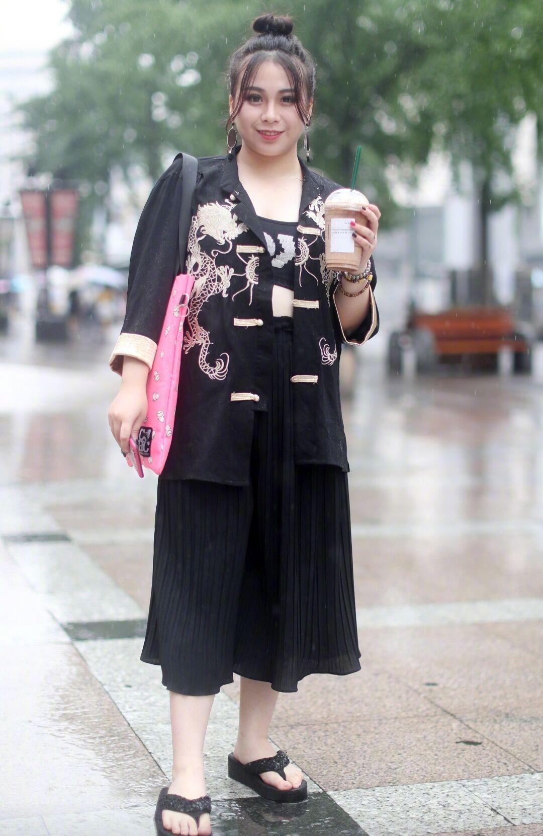 整体|穿连衣裙时，建议少搭这三种鞋子，显腿短！多穿这3种，舒适百搭