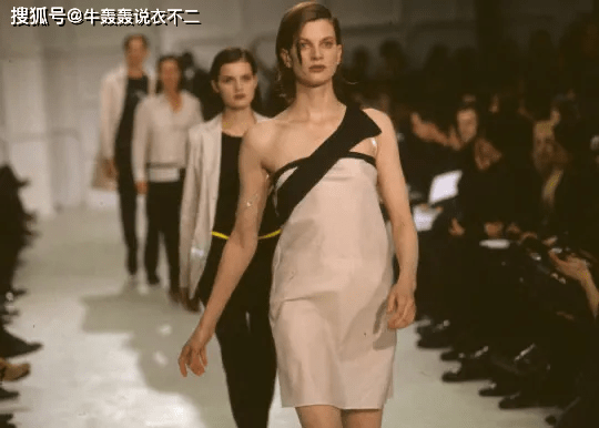 Calvin|纯欲风，还真不及极简性感