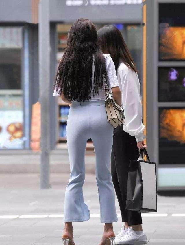 高跟鞋|打底裤的简单穿搭，充满了无限的魅力，十分吸睛