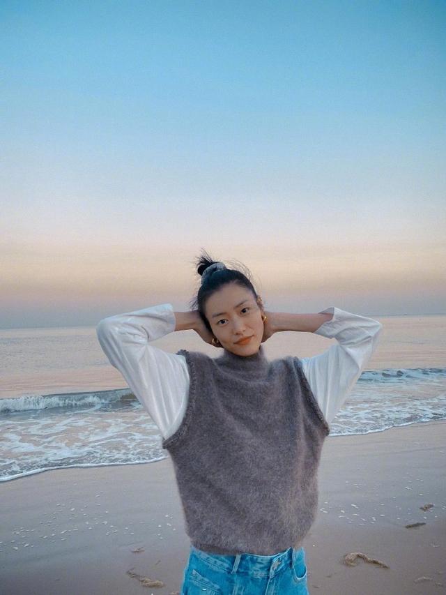 整体|“大表姐”刘雯真时尚，简约阔腿裤也时髦，不愧是超模界翘楚