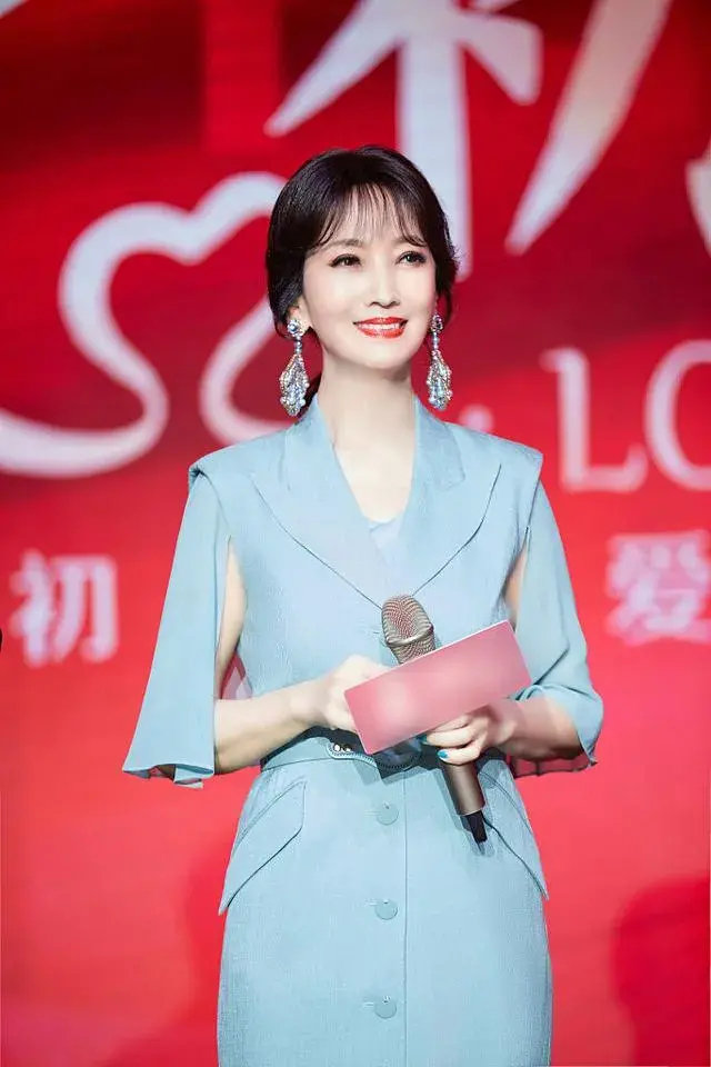 邢菲|劲爆娱乐圈最新爆料，众多顶流在内。顶流私下那点事被曝光，宫斗