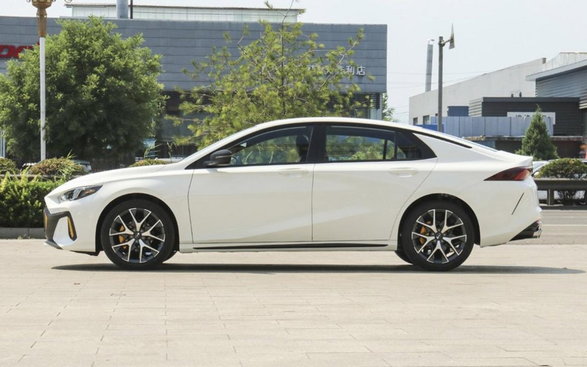 1015万预算好看又好开年轻人的第一辆车不妨就选这3款