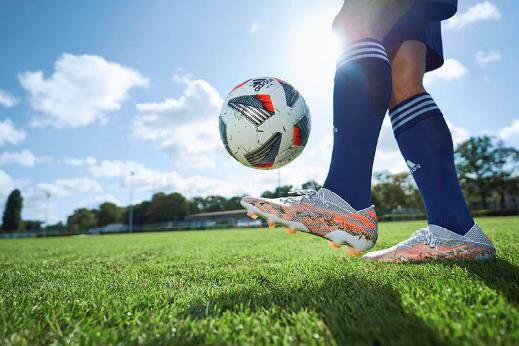 设计|阿迪达斯SUPERSPECTRAL足球鞋套装来袭