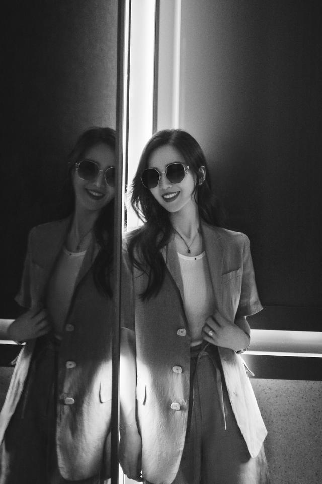 套装|刘诗诗才是“氛围感”美女，穿五分裤随性又潇洒，这腿也太细了