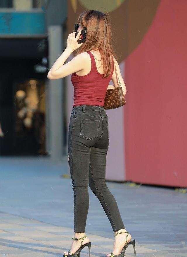 女神|简单方便的瑜伽裤穿出女神气质,带来率性高挑的感觉,简单纯净