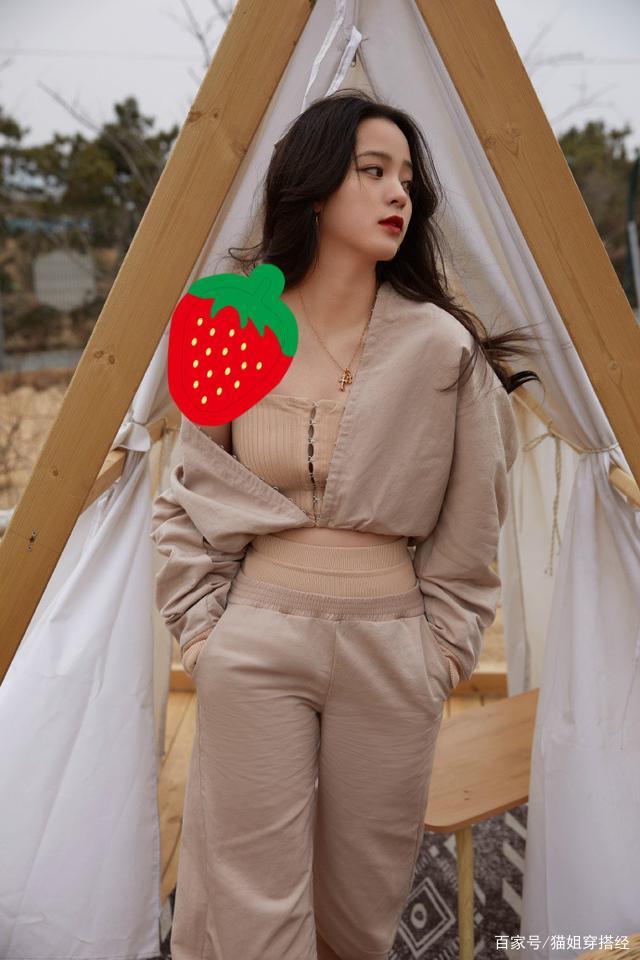 服装|零下2度走红毯：秦岚穿裙子硬撑，肖战直搓手，任嘉伦干脆穿棉袄