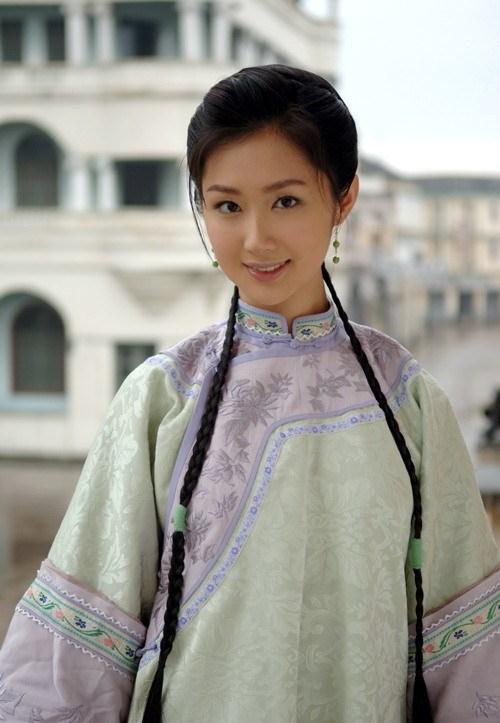 因为|和万茜郭京飞是同学，演过《回家的诱惑》，出道多年她却始终没火