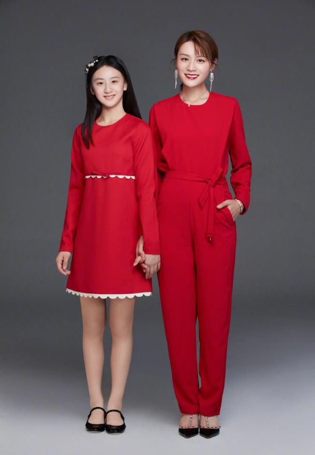 原创叶一茜一家四口共用一张脸黑红组合高级大方看着就养眼