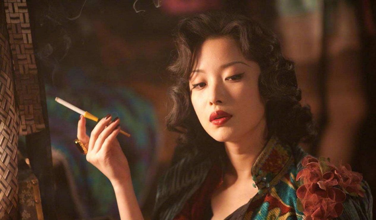 身材|适合穿旗袍的女人，身材符合这5个“特征”，瘦真的不在其中