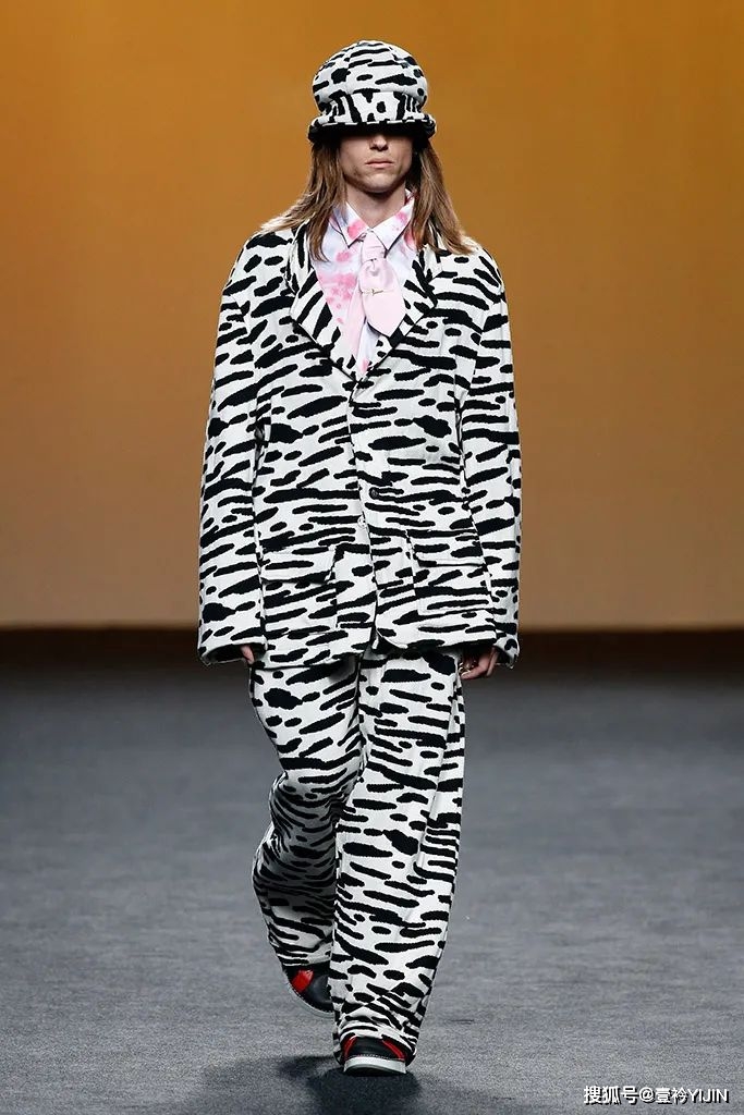 品牌|这年头，连狗都要做个时尚圈的「局外人」