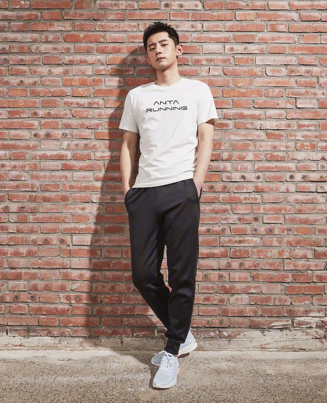 时尚|张继科时尚感真好，“机场秀”变身潮男，运动风这样穿活力十足