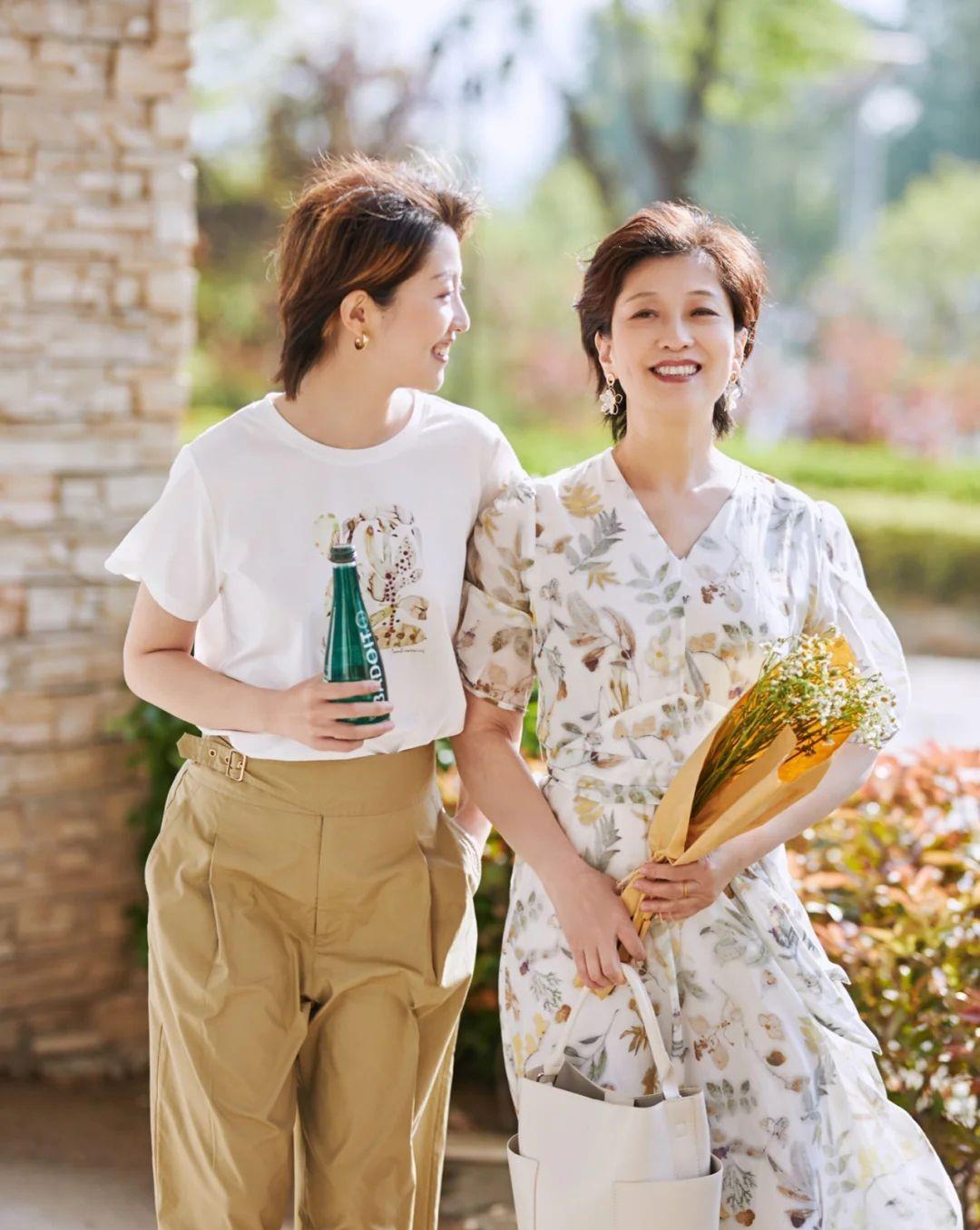 颜色|五六十岁的女人，如今流行这样穿！优雅温柔又高级，更适合普通人