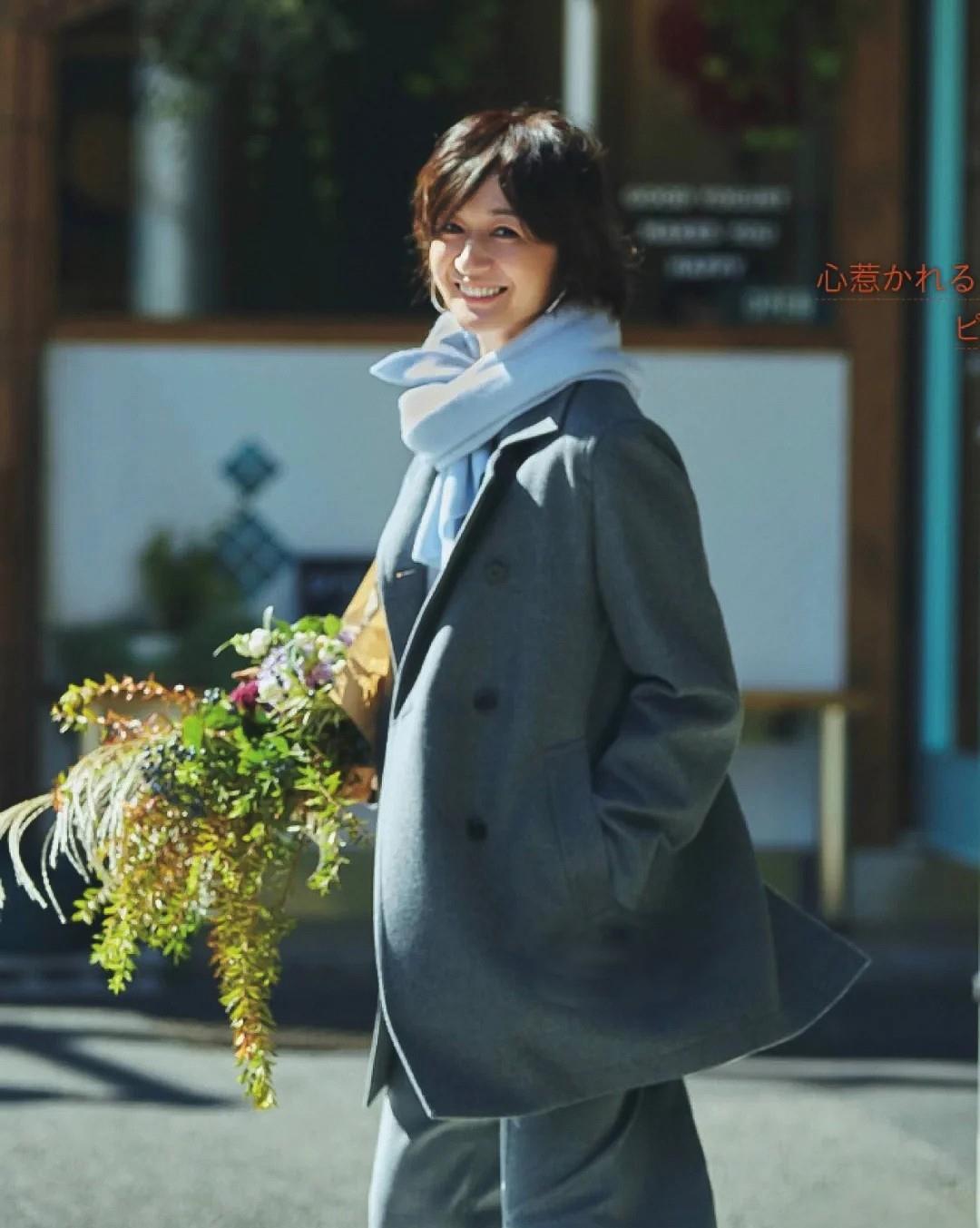 主妇|建议中年女人，少穿黑裤子！跟着日本主妇这样穿，优雅好看不老气