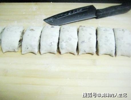 做法|晚上睡前蒸锅这样的馒头，第二天早餐就有了，又香又甜，美容养颜