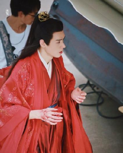 演技|《你是我的荣耀》未下映，热巴新剧就要来了，看清阵容网友：稳了