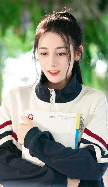 什么|《你是我的荣耀》还没完，热巴又一新剧开机，看清男主，给我冲！