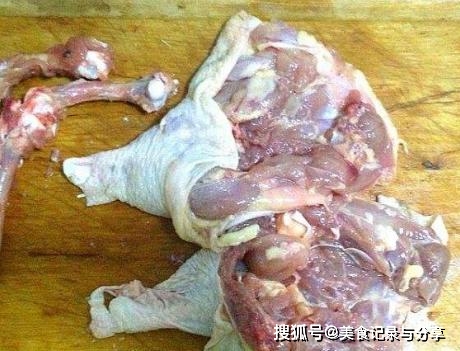 食材|喜欢干锅的吃货有口福了，在家自制干锅鸡，料足成本低，超过瘾