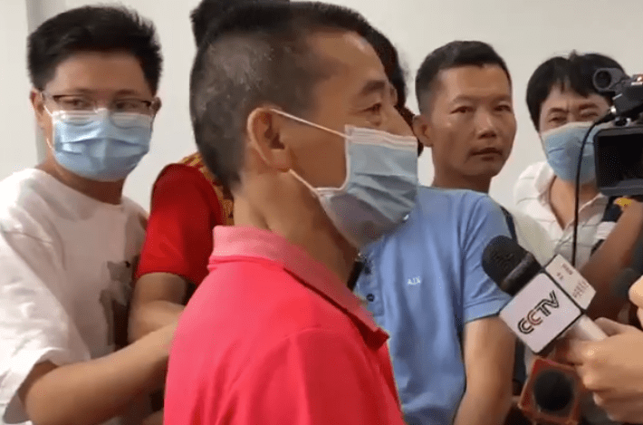 全红婵赚钱给母亲治病，父亲全然不知！瞬间泪崩：孩子大了懂事了_妈妈