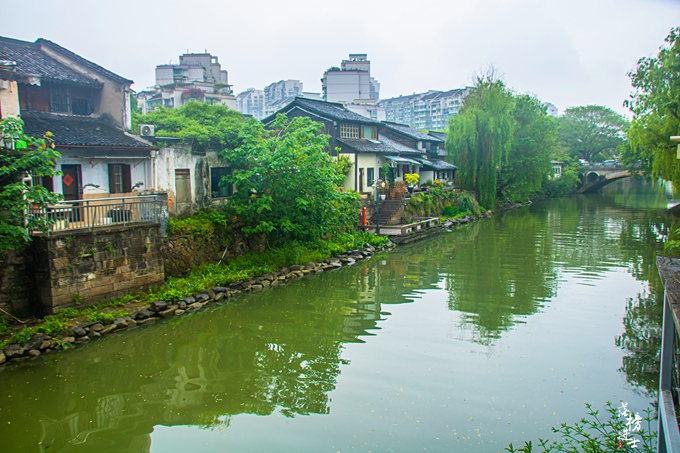 杭州京杭大运河有一处文化街区，充满了江南风情，很多游客没来过