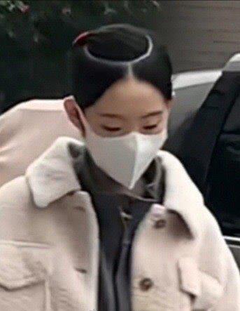 身体状况|《我就是演员》张艺凡要退出节目?两方粉丝都自称爱豆是工具人!