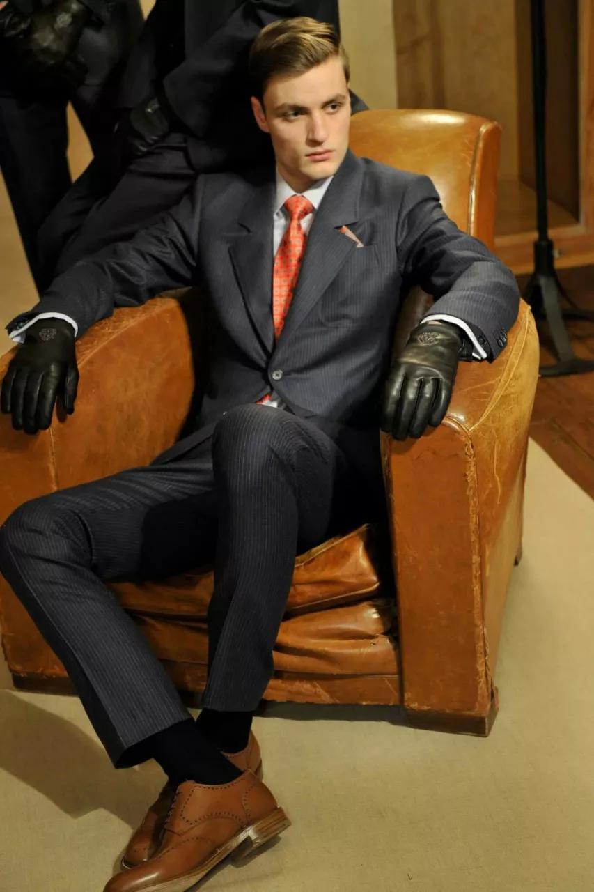 邮差|求求了,工作2年以上的职人别再用公文包装电脑了|基本款