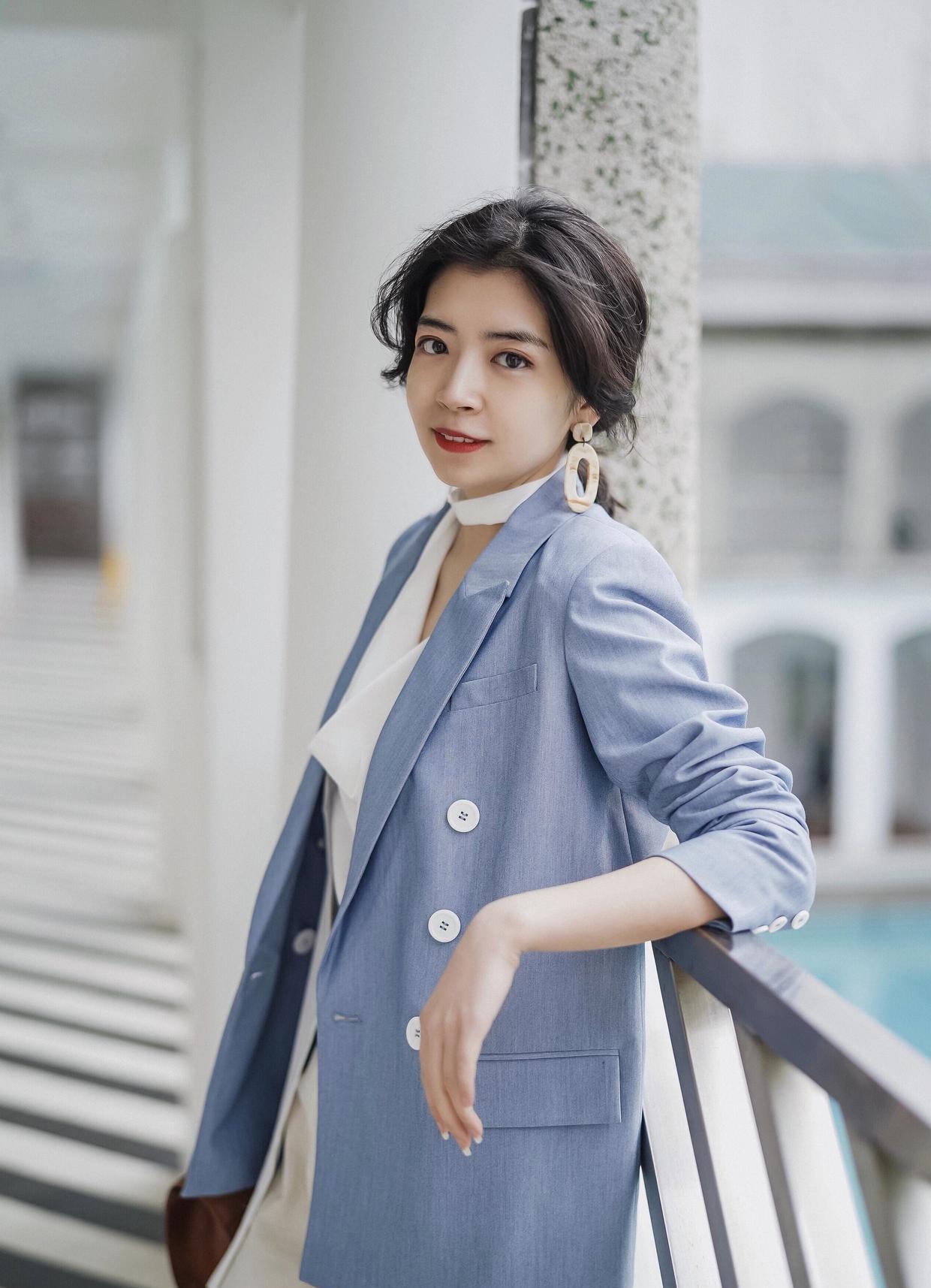 潮流穿搭女装博主春天 d52b430ff0dc4b2aa17ae0af01619341.jpeg