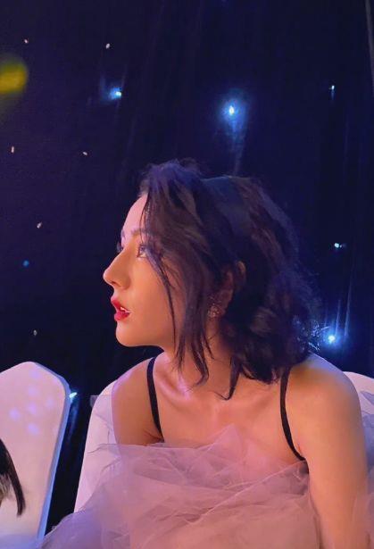 什么|《你是我的荣耀》还没完，热巴又一新剧开机，看清男主，给我冲！