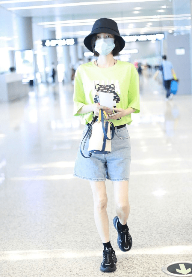 马尾|王丽坤真的好会搭,清爽颜色搭配清纯又减龄,高级又有辨识度