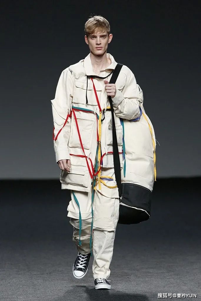 品牌|这年头，连狗都要做个时尚圈的「局外人」