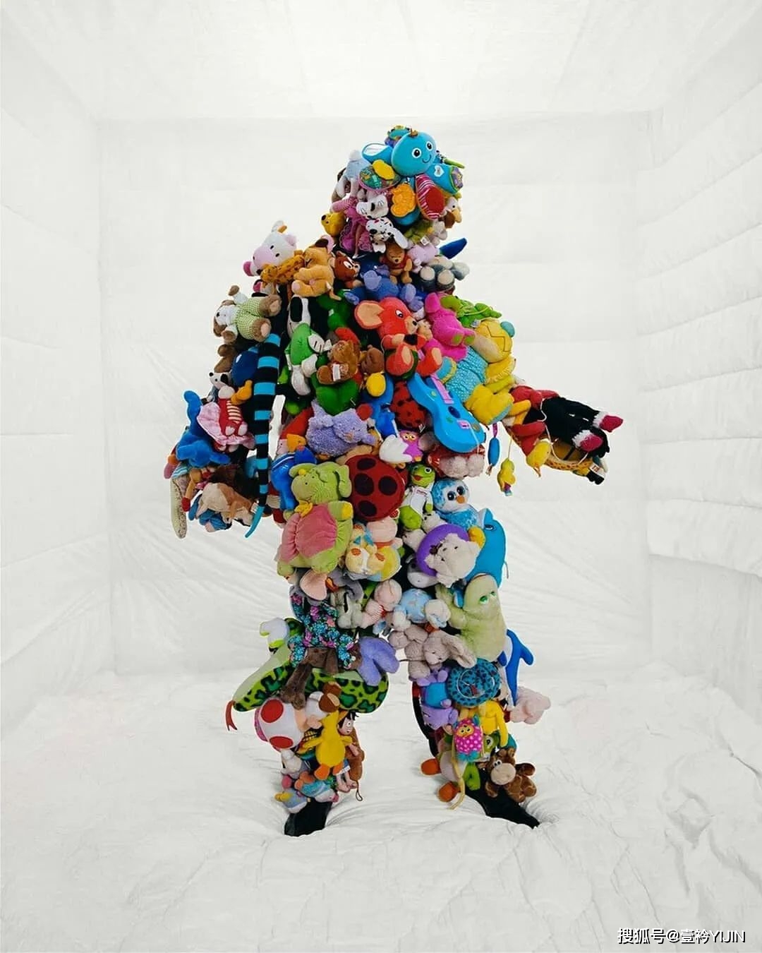 品牌|这年头，连狗都要做个时尚圈的「局外人」