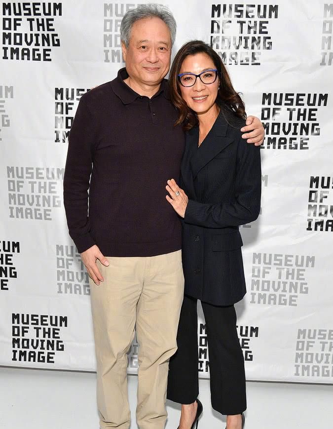 女神|杨紫琼素颜出镜,土黄色的皮肤和满脖子的皱纹,并没有遮挡掩盖!