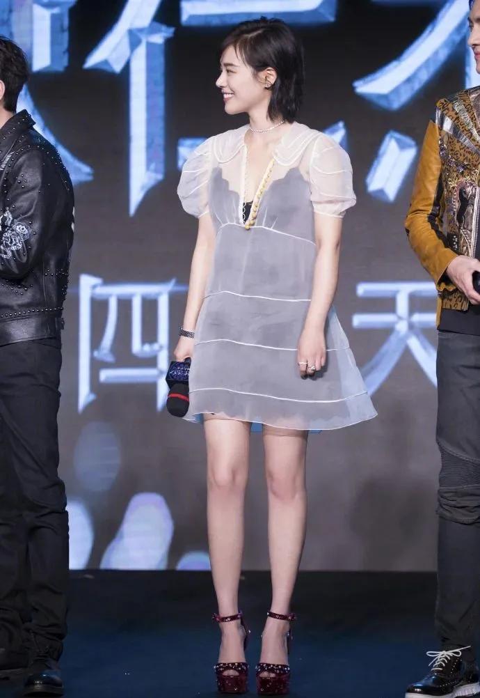 袖子|为什么我说论身材，小头长腿关晓彤不及大头短腿杨紫？