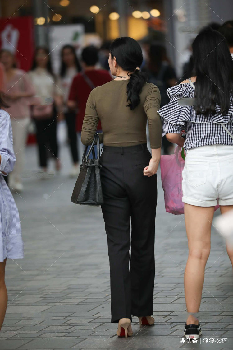 高跟鞋|修身职业装，大气干练，散发出强大气场
