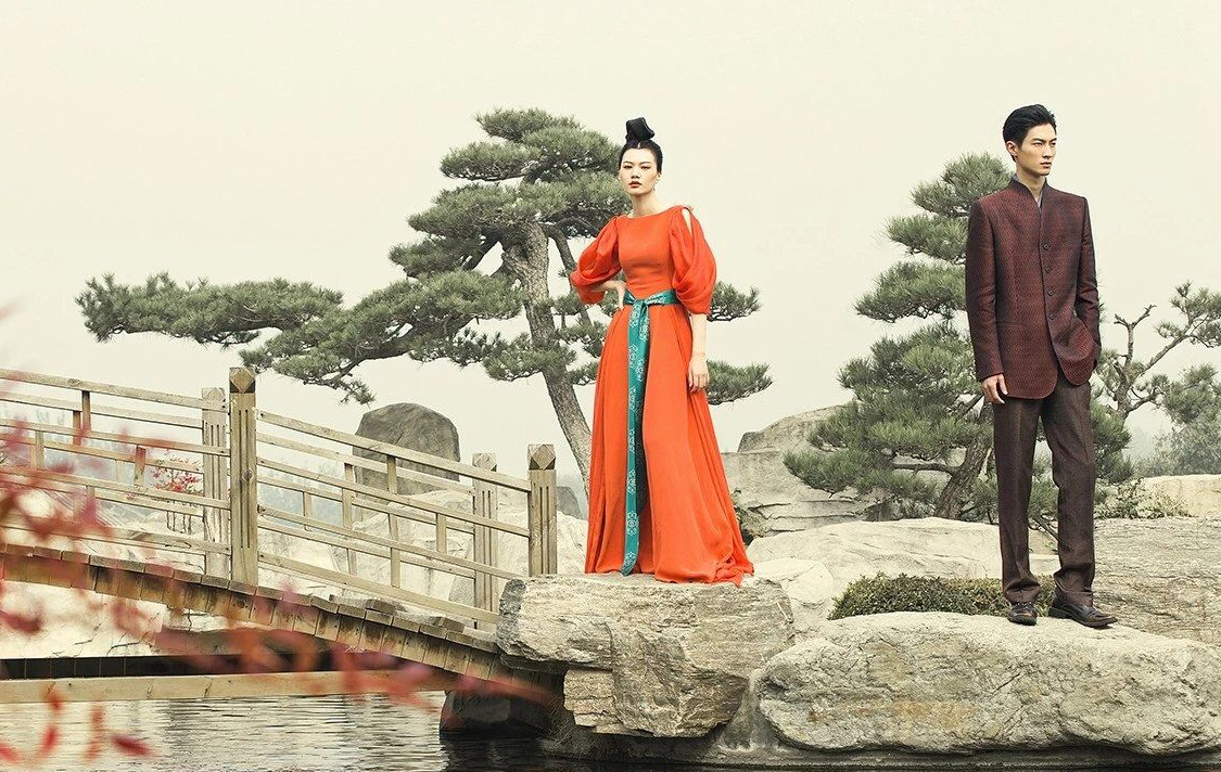文化|巴黎时装不算什么，当中国汉服走上国际时装周，外国人都被惊艳了—素锦青衫