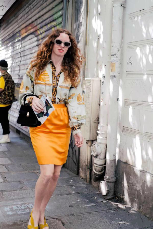 亚洲|黄色系高调入主时尚圈！4种单品助力元气穿搭，很适合亚洲女孩