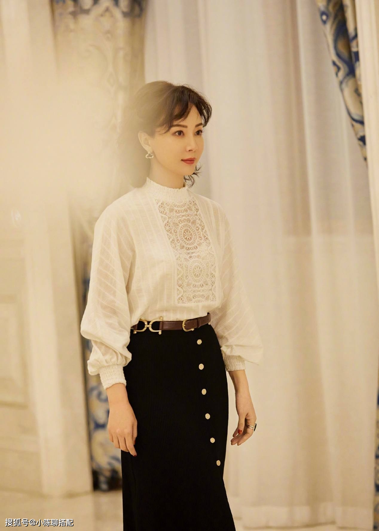 全身|“优雅女王”陈数演绎精致女人，无惧老去依旧年轻！值得一学