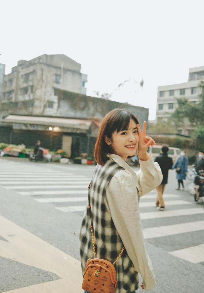 感觉|沈月的日系穿搭，少女感十足，娇小个子女生看过来